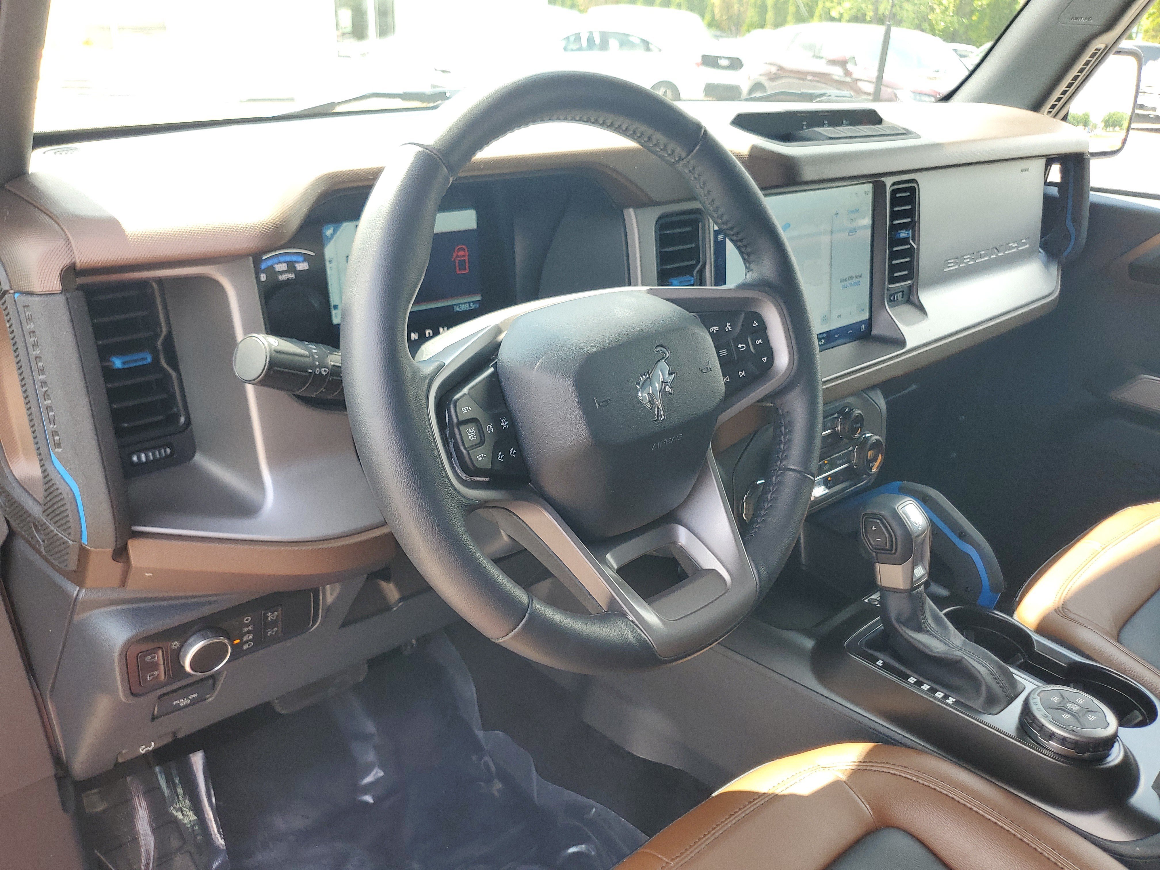 Used 2023 Ford Bronco Outer Banks AWD/4WD image 13