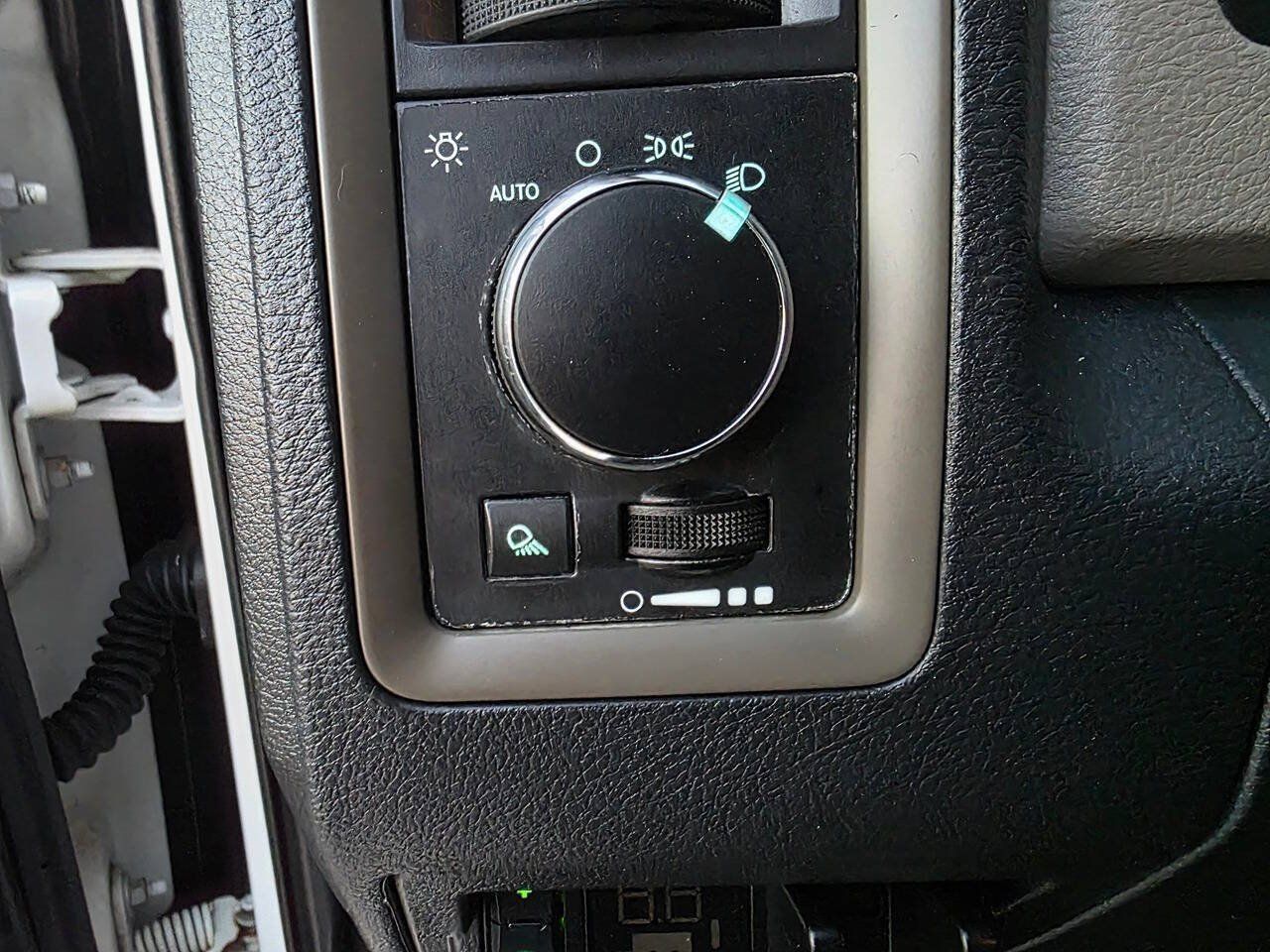 Used 2012 RAM 1500 ST w/ Trailer Brake Control Group RWD image 35