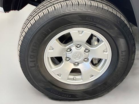 Used 2021 Toyota Tacoma TRD Off-Road w/ Technology Package AWD/4WD image 29
