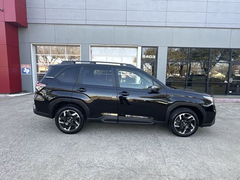 Used 2025 Subaru Forester Limited image 31