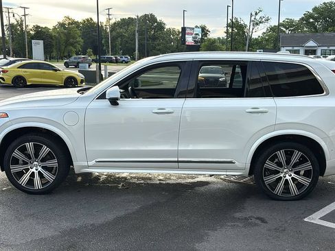Certified 2025 Volvo XC90 T8 Plus w/ Protection Package AWD/4WD image 3