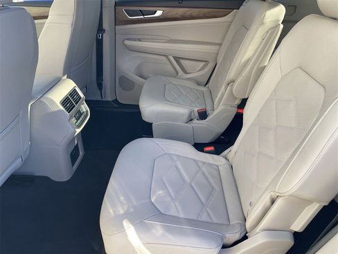 New 2026 Volkswagen Atlas SE image 13