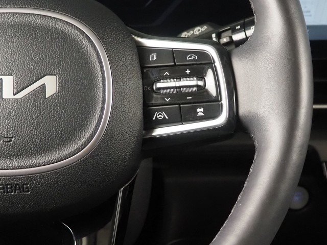 Used 2025 Kia Carnival SX Prestige FWD image 25