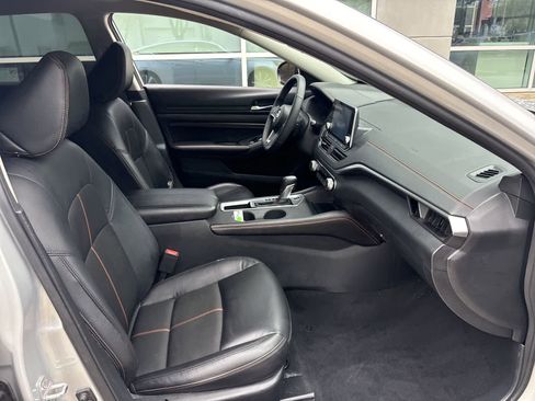 Used 2022 Nissan Altima 2.5 SR image 13