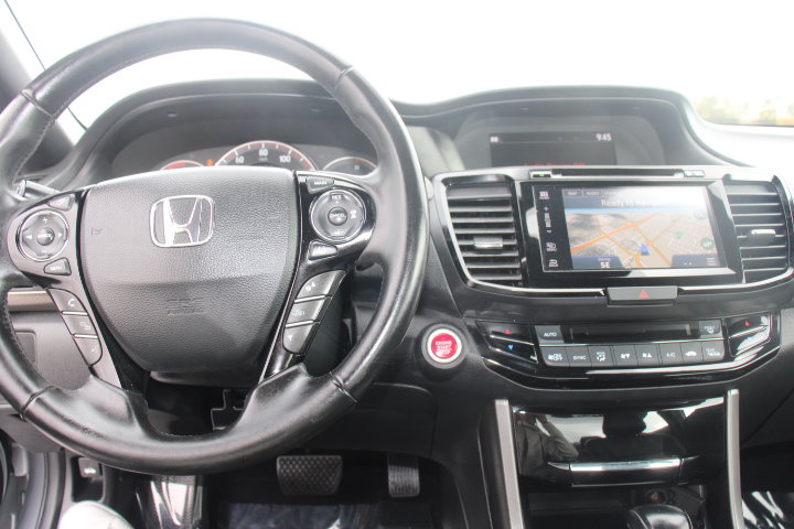 Used 2016 Honda Accord Touring image 19