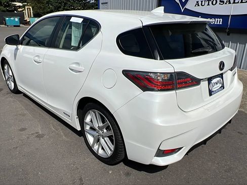 Used 2014 Lexus CT 200h FWD image 11