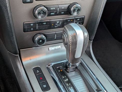 Used 2013 Ford Mustang GT Premium image 18