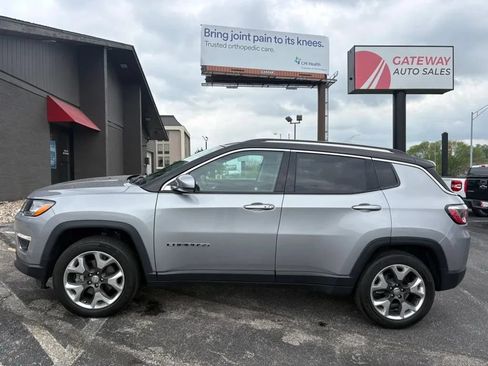 Used 2019 Jeep Compass Limited AWD/4WD image 2