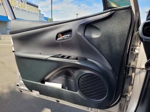 Used 2021 Toyota Prius Prime XLE image 25