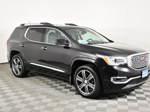 Used 2017 GMC Acadia Denali w/ Technology Package AWD/4WD image 4
