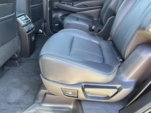 Used 2023 Subaru Ascent Limited w/ Technology Package image 16