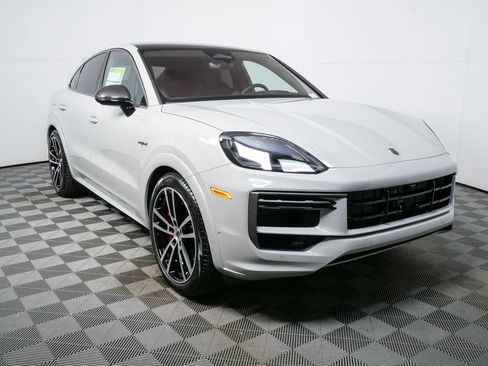 New 2026 Porsche Cayenne Turbo image 25