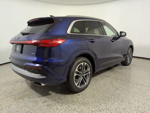 New 2025 Audi Q5 Prestige image 7