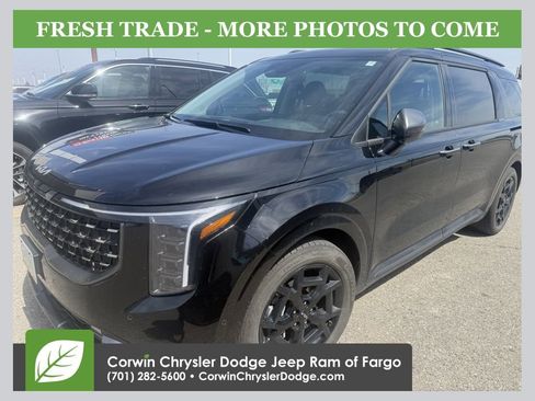 Used 2025 Kia Carnival SX Prestige FWD image 1