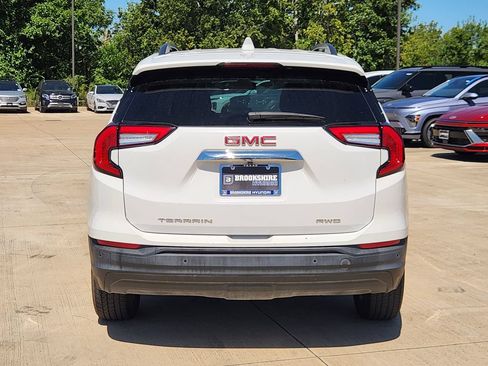 Used 2023 GMC Terrain SLE w/ Driver Convenience Package AWD/4WD image 8