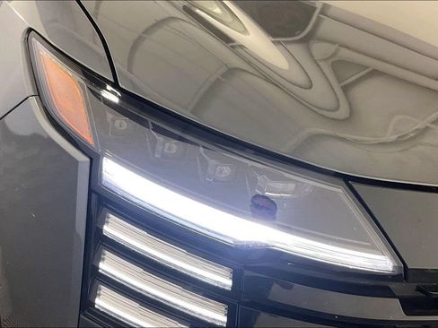 Certified 2025 Nissan Kicks SR FWD image 39