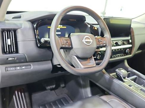Certified 2026 Nissan Pathfinder SL FWD image 18
