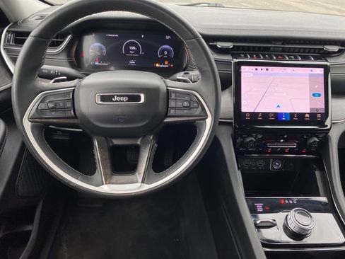 Used 2023 Jeep Grand Cherokee Limited AWD/4WD image 7