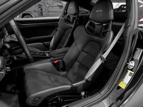 Used 2022 Porsche 911 GT3 image 6