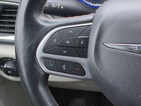 Used 2018 Chrysler Pacifica Touring-L Plus w/ Tire & Wheel Group FWD image 23
