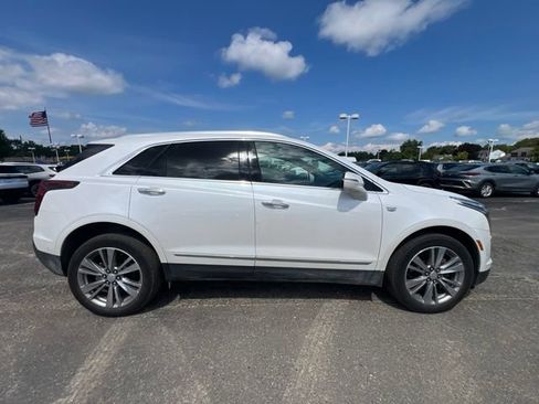 Used 2024 Cadillac XT5 Premium Luxury w/ Technology Package AWD/4WD image 4
