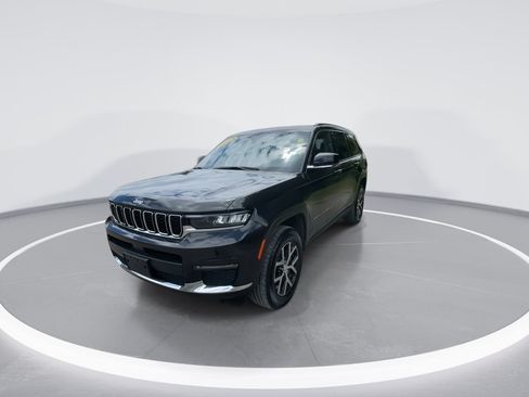 Used 2024 Jeep Grand Cherokee L Limited AWD/4WD image 6