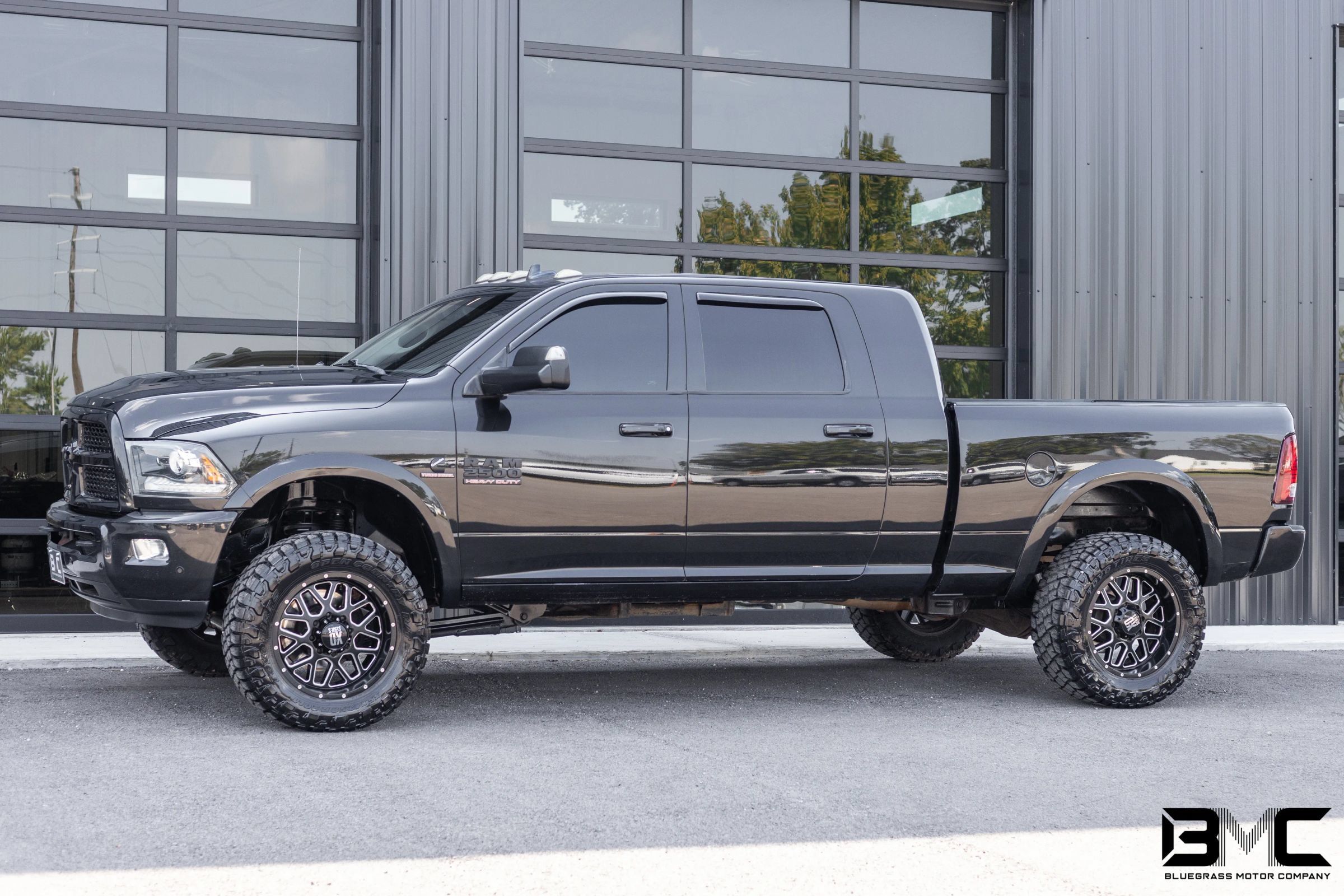 Used 2017 RAM 2500 Laramie w/ Sport Appearance Group AWD/4WD image 3