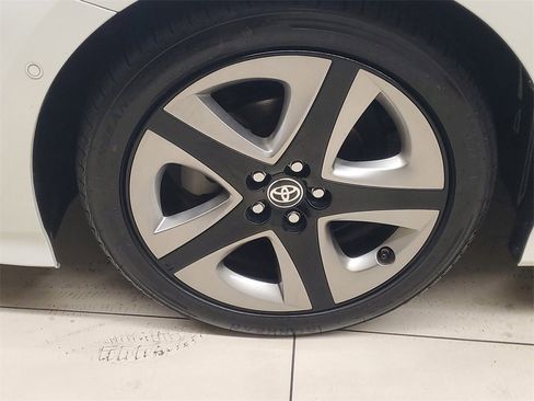 Used 2019 Toyota Prius Limited image 4