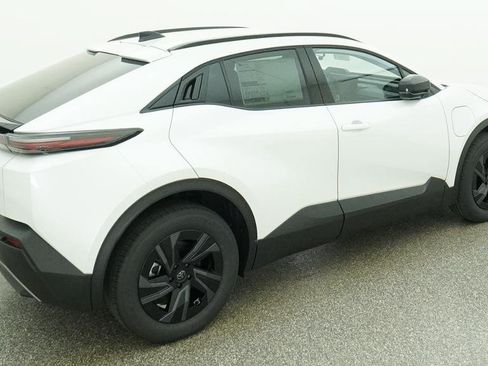 New 2026 Toyota C-HR AWD/4WD image 18