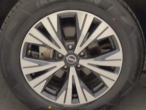 Used 2022 Nissan Rogue SV FWD image 31