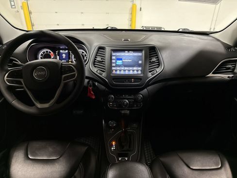 Used 2022 Jeep Cherokee Latitude AWD/4WD image 10
