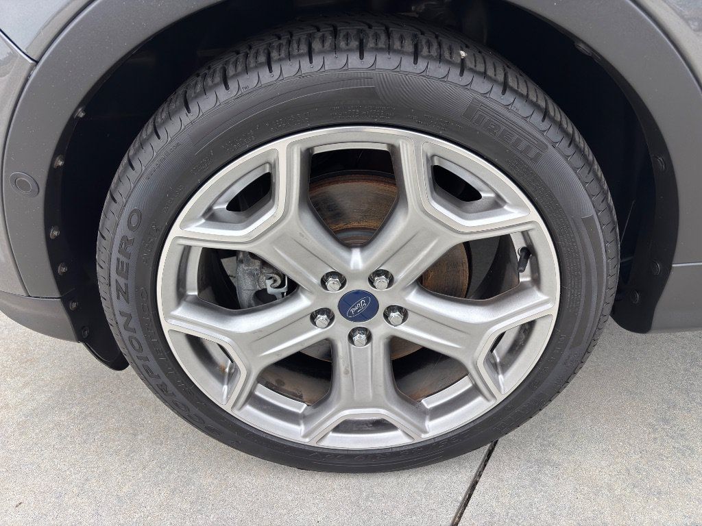 Used 2017 Ford Escape Titanium w/ Equipment Group 301A FWD image 11