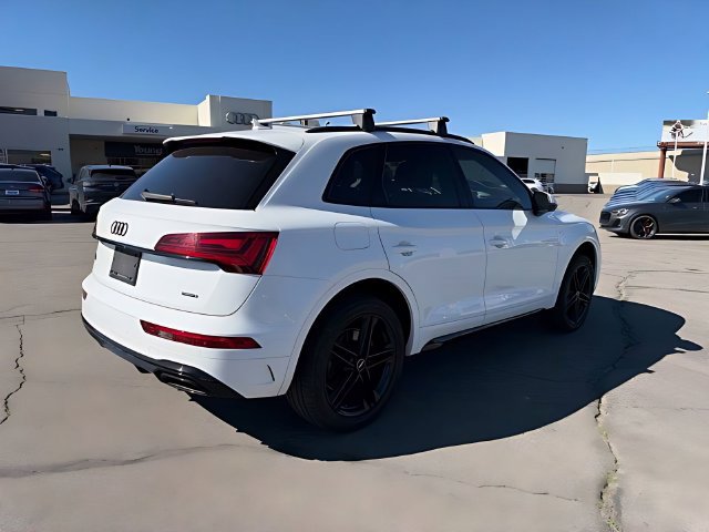 Used 2024 Audi Q5 e Premium Plus w/ Premium Plus Package AWD/4WD image 3
