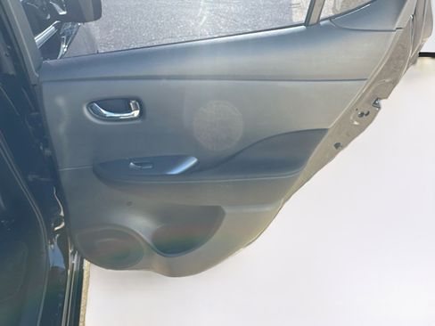 Used 2024 Nissan Leaf S image 28