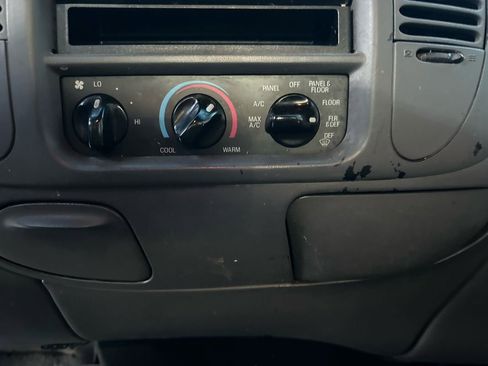 Used 2001 Ford F150 XLT image 37