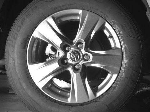 Used 2025 Toyota RAV4 XLE AWD/4WD image 29