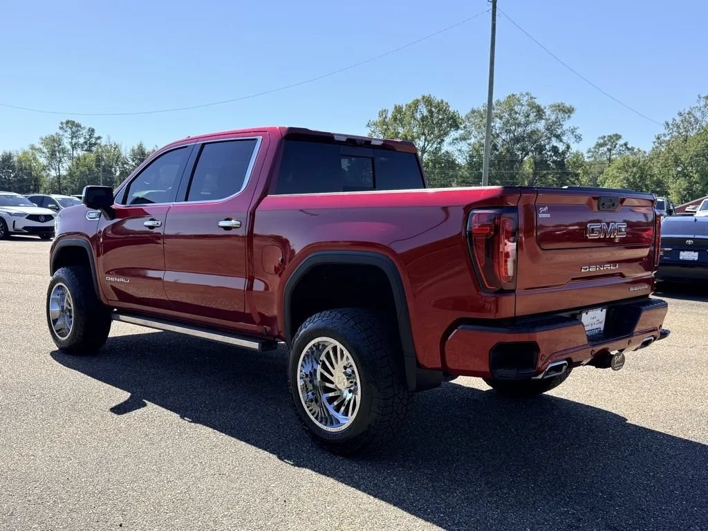 Used 2024 GMC Sierra 1500 Denali AWD/4WD image 4