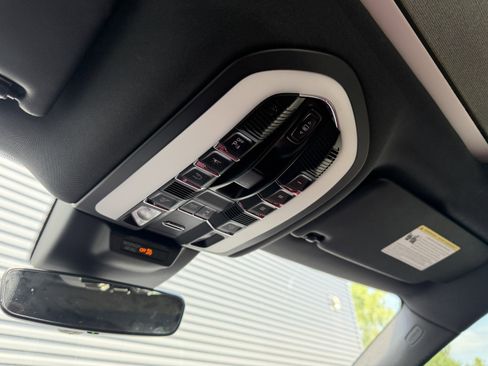Certified 2024 Porsche Macan S AWD/4WD image 25