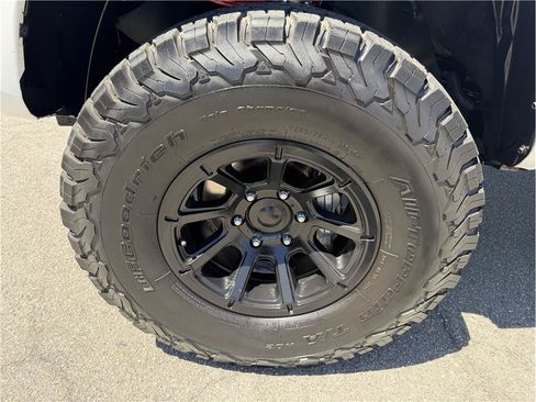 Used 2021 Toyota Tacoma SR AWD/4WD image 18