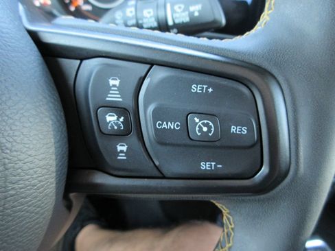 Used 2024 Jeep Wrangler Unlimited Sport AWD/4WD image 30