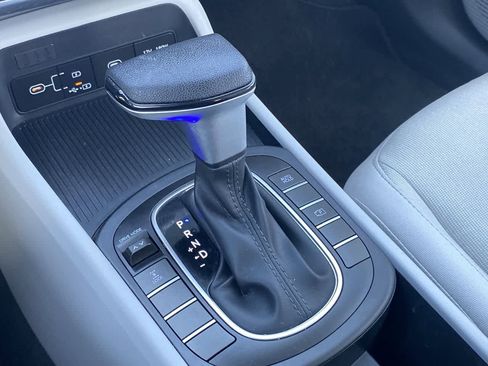 Used 2024 Hyundai Kona SE image 19