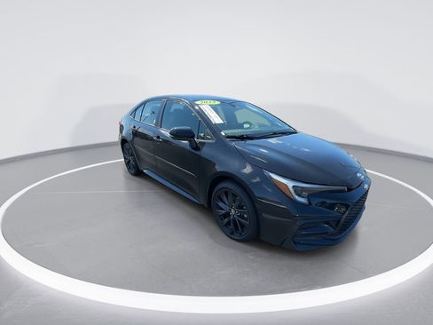 Used 2023 Toyota Corolla SE w/ Carpet Mat Package (TMS) image 2