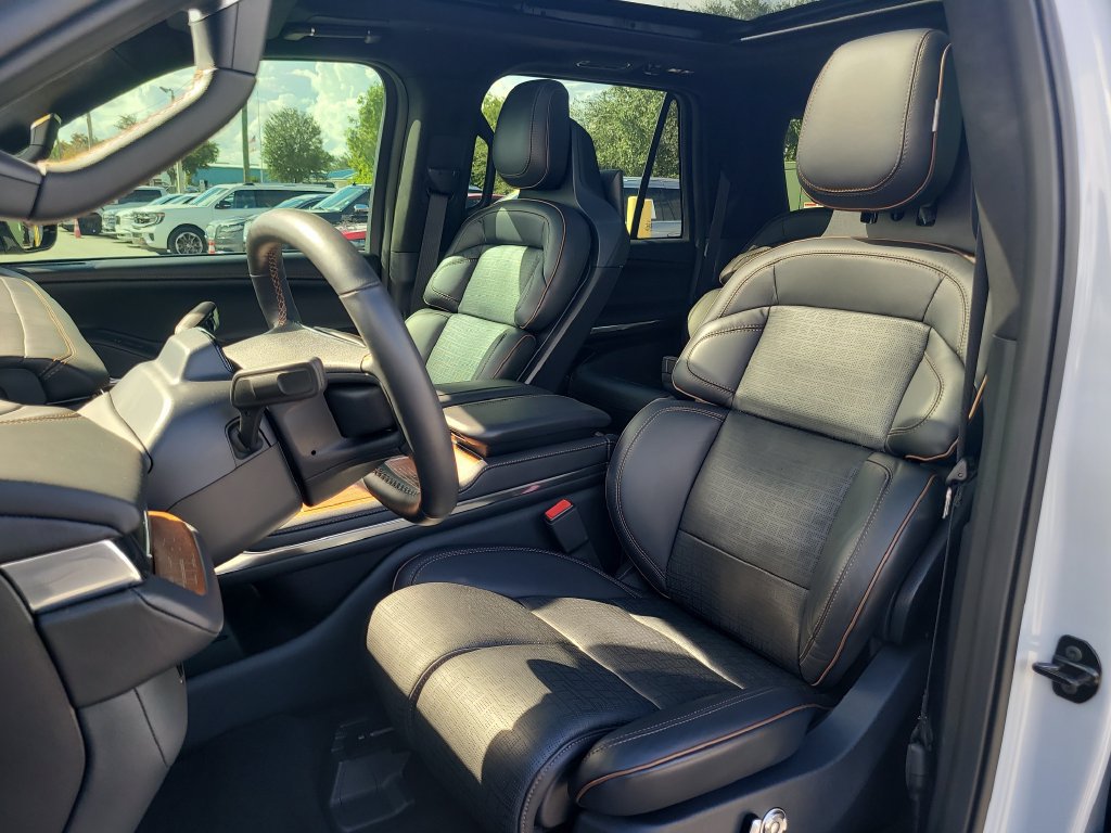 Used 2025 Lincoln Navigator L Black Label AWD/4WD image 20