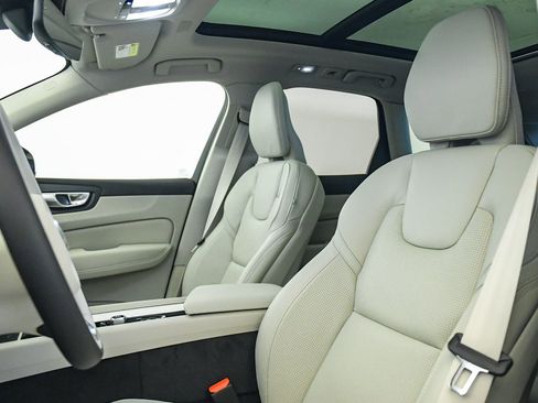 New 2026 Volvo XC60 T8 Ultra w/ Protection Package Premier AWD/4WD image 18