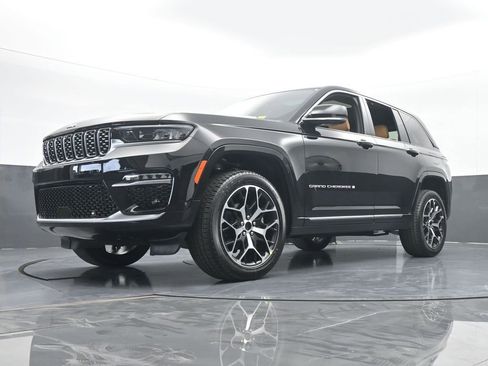 New 2025 Jeep Grand Cherokee Summit image 59