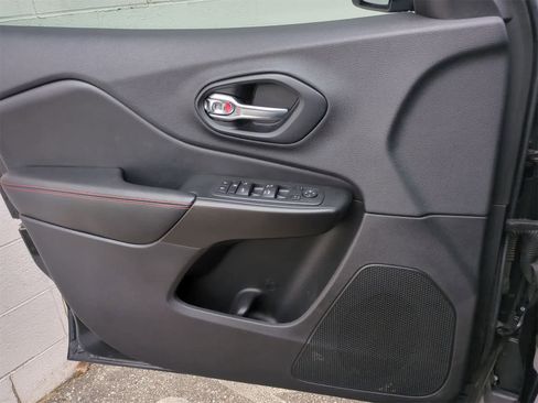 Certified 2019 Jeep Cherokee Trailhawk w/ Cold Weather Group image 30