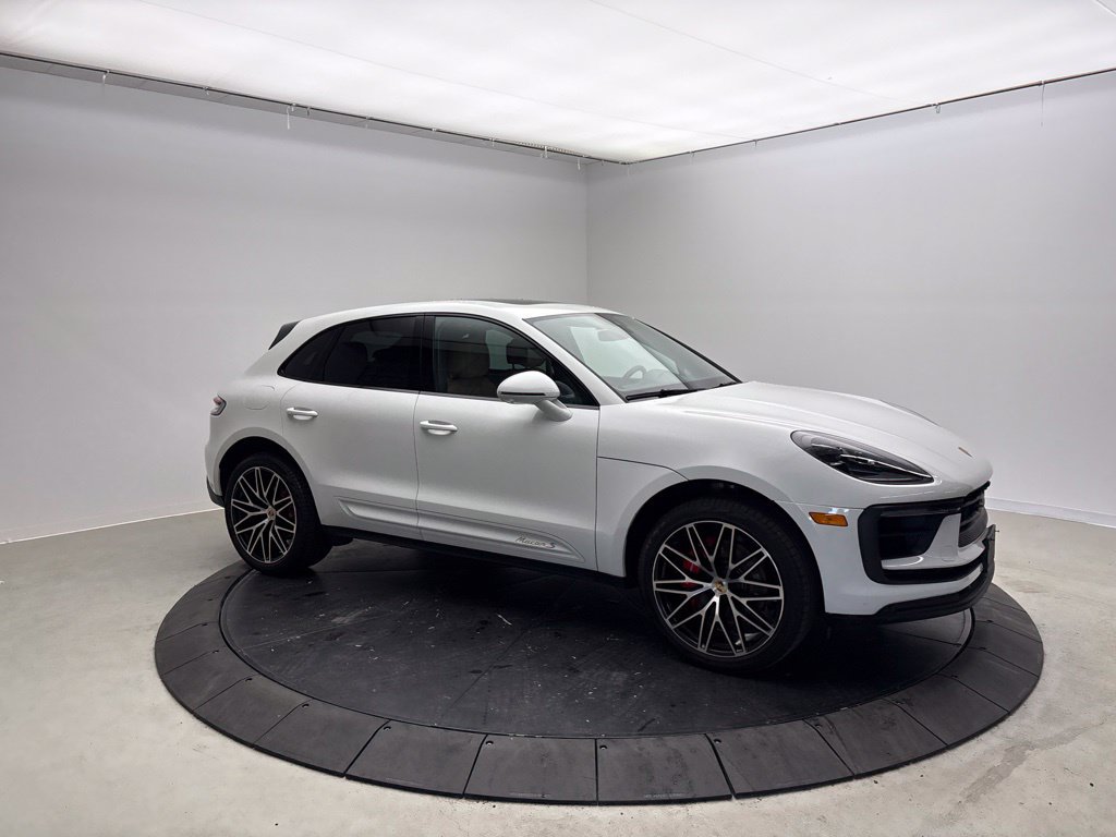 Certified 2023 Porsche Macan S AWD/4WD image 9