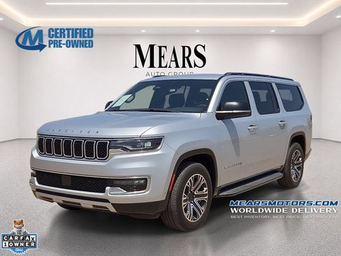 Used 2024 Jeep Wagoneer L Series II w/ Flexible Seating Group AWD/4WD image 1