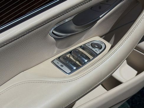 Used 2018 Mercedes-Benz E 300 E 300 image 21