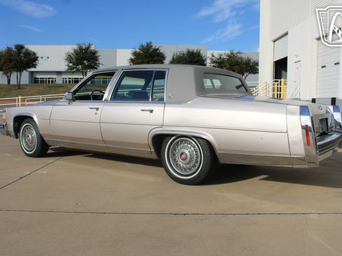 Used 1987 Cadillac Brougham image 10